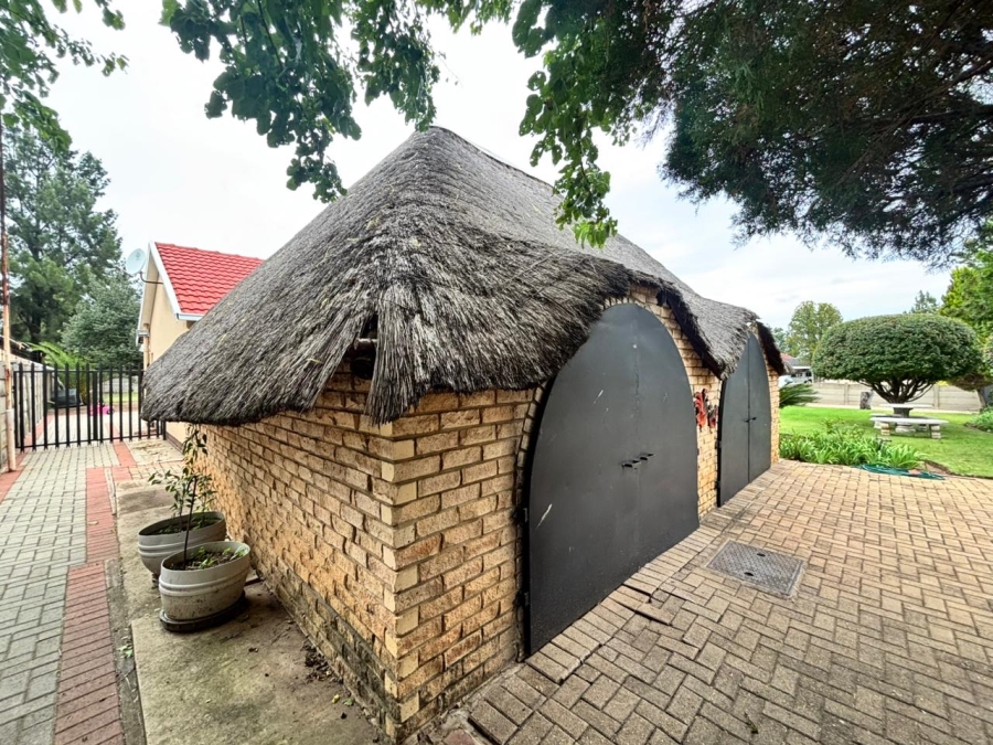 4 Bedroom Property for Sale in La Hoff North West